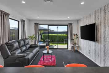 73 Faringdon Boulevard, Rolleston