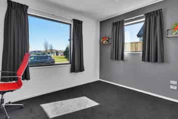 73 Faringdon Boulevard, Rolleston