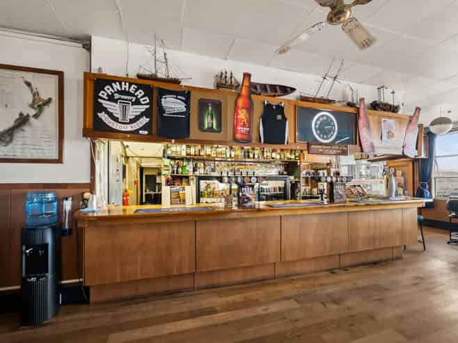 MANGONUI HOTEL, LIQUOR SHOP PLUS LAND
