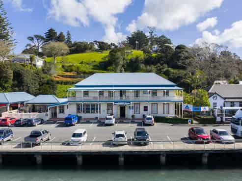 MANGONUI HOTEL, LIQUOR SHOP PLUS LAND
