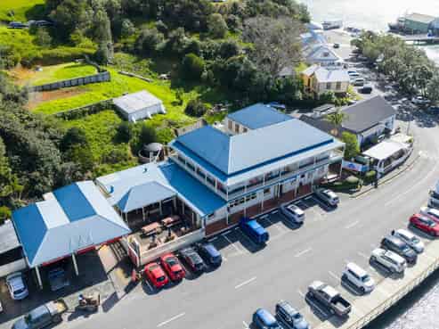 MANGONUI HOTEL, LIQUOR SHOP PLUS LAND
