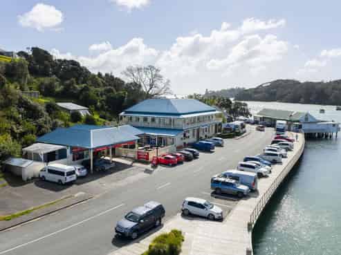 MANGONUI HOTEL, LIQUOR SHOP PLUS LAND
