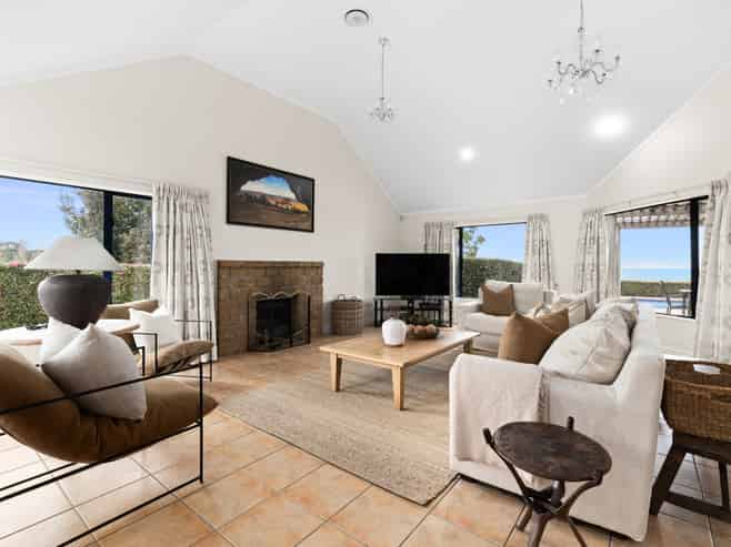 9 Kaimata Road, Bay View