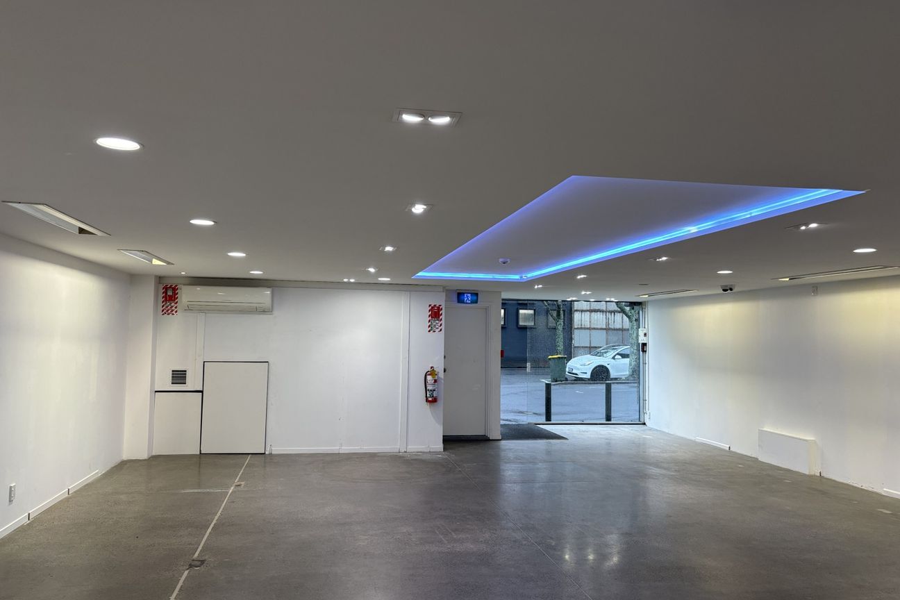 Open Retail/Showroom on Broadway – 256 m² - Bild 2