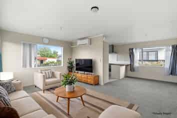 49 Dungarvon Place, Clendon Park