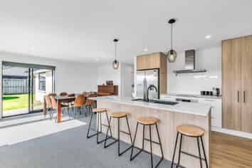 197 Faringdon Boulevard, ROLLESTON