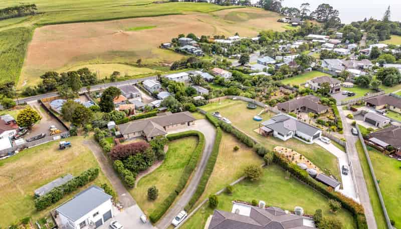 12 Omana Avenue, Helensville