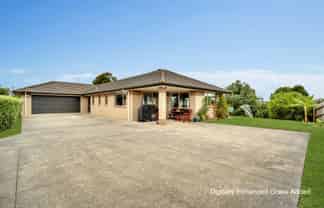 12 Omana Avenue, Helensville