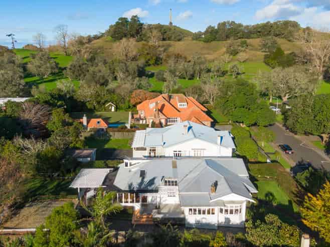 22 Crescent Road, Epsom