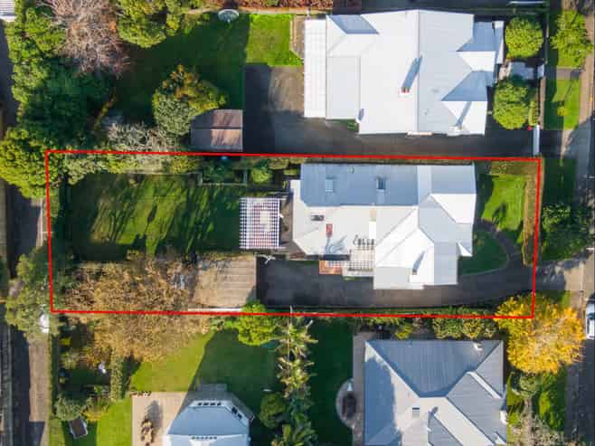22 Crescent Road, Epsom