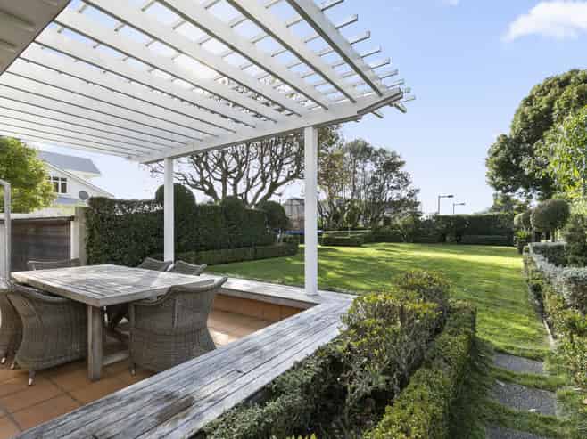 22 Crescent Road, Epsom