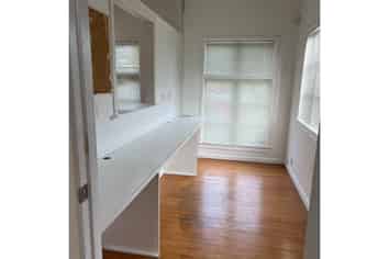 OFFICE/CONSULTING ROOMS WITH EXCELLENT LOCATION
