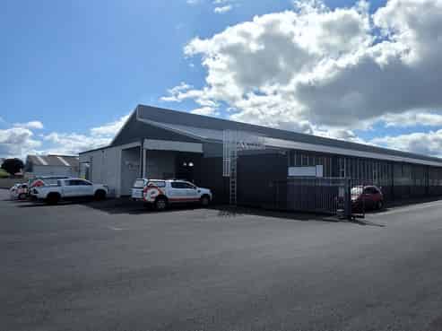 CBRE | Versatile Rosebank Road Option