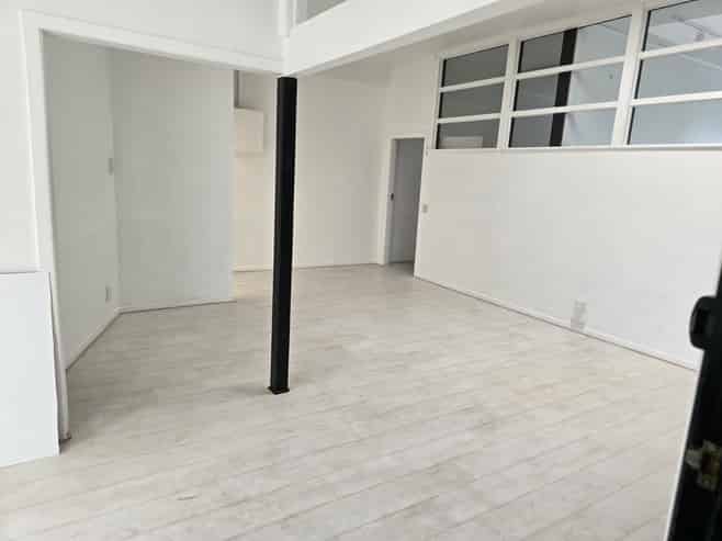 First Floor office or small retail space in heart