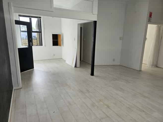 First Floor office or small retail space in heart