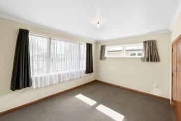 339 Botanical Road, West End