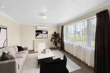 339 Botanical Road, West End