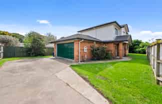 33 Riverglade Parkway, Te Atatu South