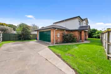 33 Riverglade Parkway, Te Atatu South