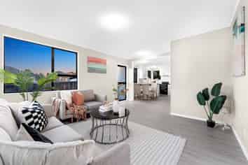 2/14 Etherton Drive, Weymouth