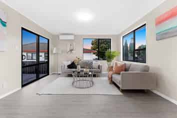 2/14 Etherton Drive, Weymouth