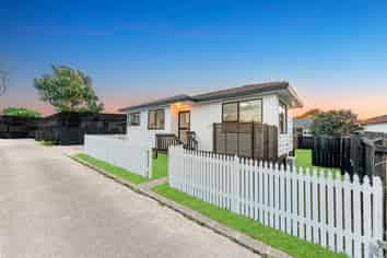 2/14 Etherton Drive, Weymouth