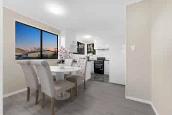 2/14 Etherton Drive, Weymouth