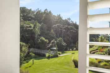 90 Eaves Bush Parade, Orewa