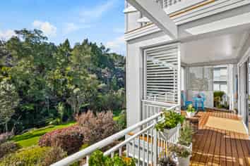 90 Eaves Bush Parade, Orewa