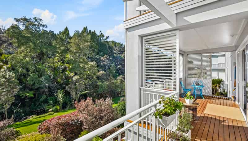 90 Eaves Bush Parade, Orewa