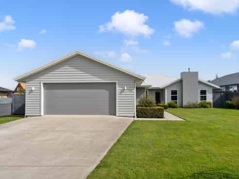 4 Mervyn Brown Place, Solway