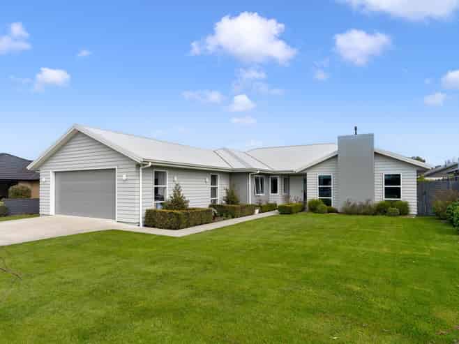 4 Mervyn Brown Place, Solway