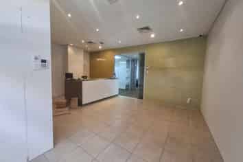 NEW LYNN OFFICE/RETAIL