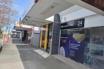 NEW LYNN OFFICE/RETAIL