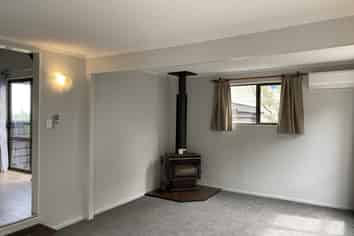 10 Frances Street , Waikanae Beach