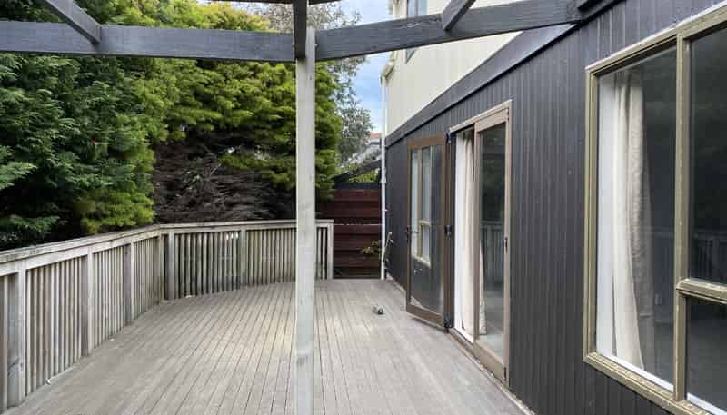 10 Frances Street , Waikanae Beach