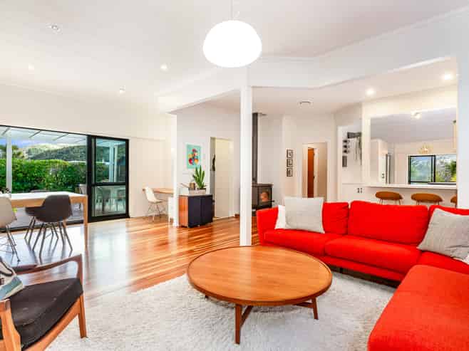 15 Foster Crescent, Belmont