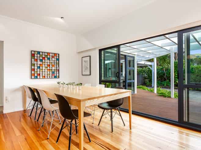 15 Foster Crescent, Belmont