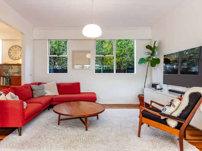 15 Foster Crescent, Belmont