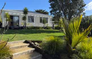15 Foster Crescent, Belmont