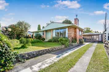 23 Lewis Street, Glenview