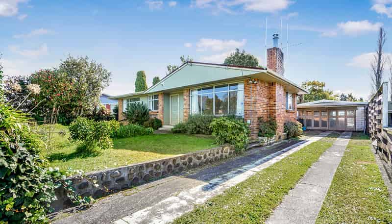 23 Lewis Street, Glenview