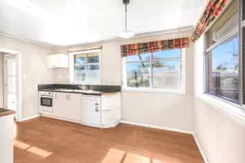 23 Lewis Street, Glenview
