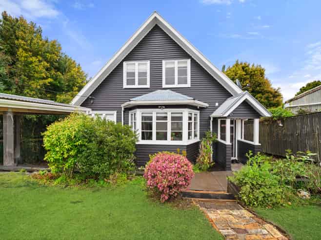 121 Fairview Avenue, Fairview Heights