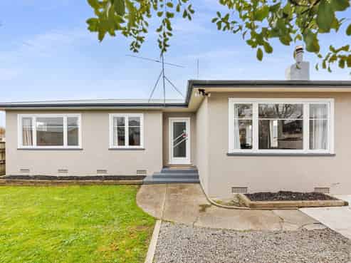 20 Pharazyn Street, Feilding