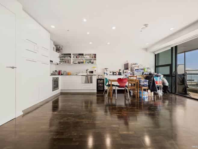 1102/18 Beach Road, Auckland Central