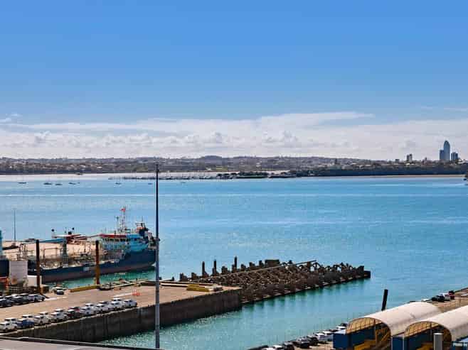 1102/18 Beach Road, Auckland Central