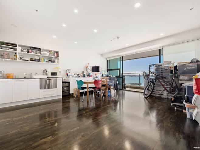 1102/18 Beach Road, Auckland Central