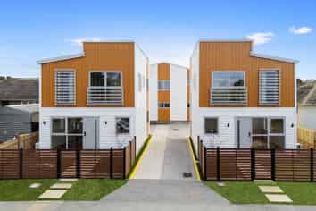 4/9 Coral Crescent, Panmure