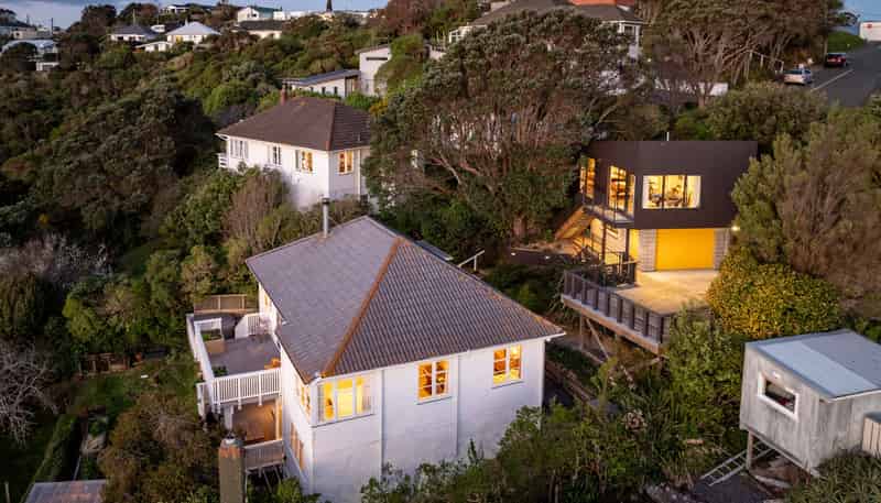 167 and 16 Tōtara Road, Miramar